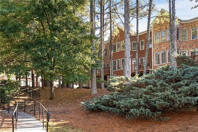 Building Photo - 4955 Ivy Ridge Dr SE