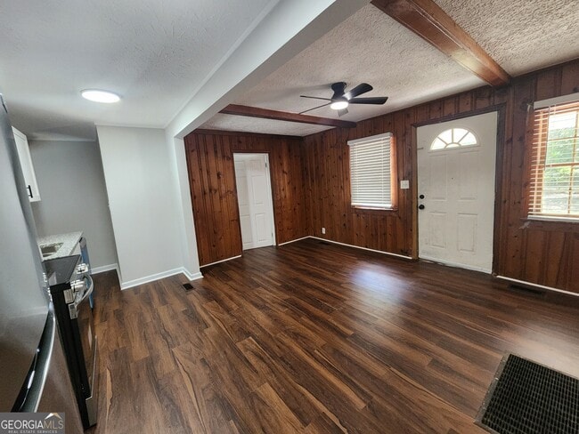 Building Photo - 4118 Fairview Dr
