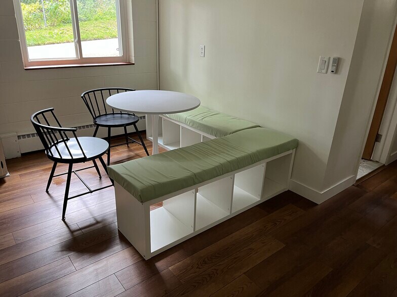 Dining area - 1720 Orchard St