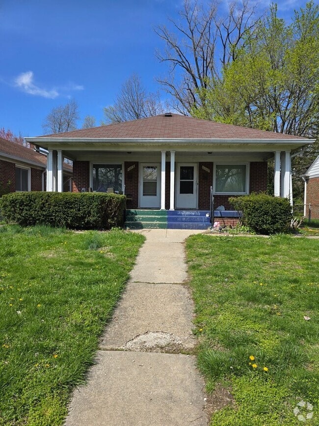 Building Photo - Spacious Two Bedroom Duplex Near MLK and 34th