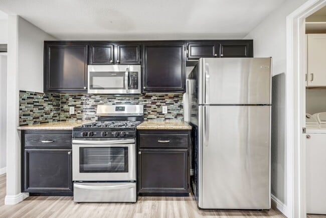 Building Photo - Upgraded Townhouse in Summerlin