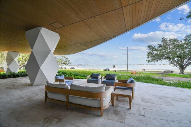 Building Photo - 3101 Bayshore Blvd