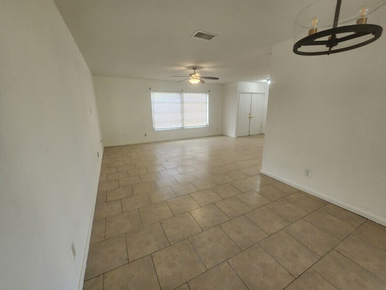 Building Photo - 2332 Achilles St