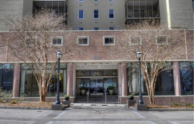 Building Photo - 300 W Peachtree St NW