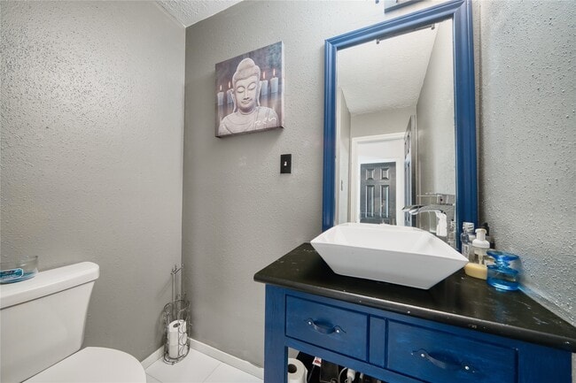 Building Photo - 10127 Fernstone Ln