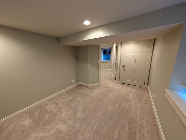 Building Photo - Beautiful 3 Bedroom House right across fro...