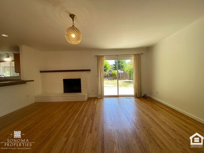 Building Photo - Lovely 3bd/2ba Home in Sonoma!