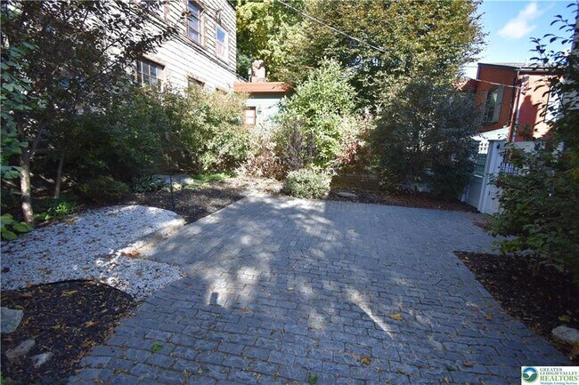 Building Photo - 100 N 4th St