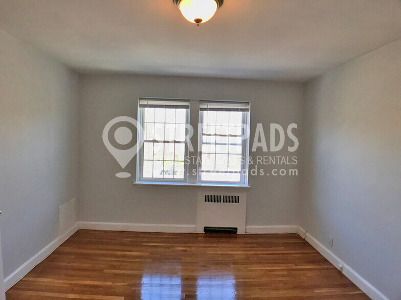 Building Photo - 1139 Beacon St