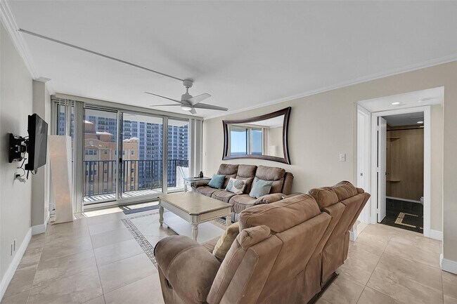 Building Photo - 525 N Ocean Blvd