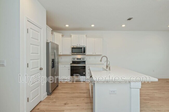Building Photo - 5 Renea Cv