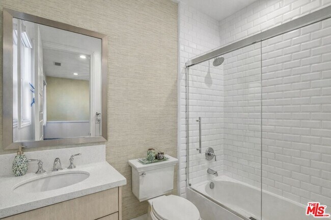 Building Photo - 20124 Piccadilly Ln