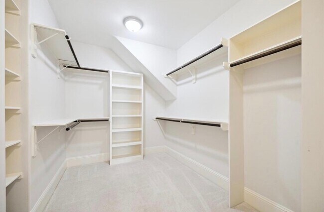 Building Photo - 1230 W 25th St