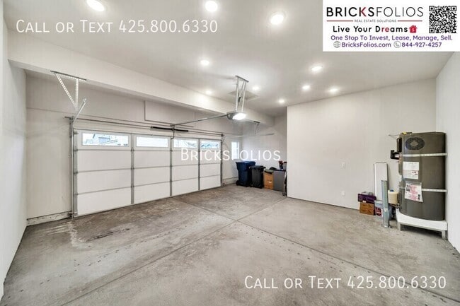Building Photo - 8148 51st St NE