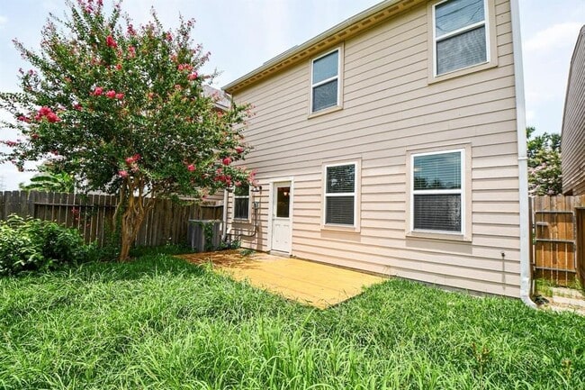 Building Photo - 10909 Panther Ct