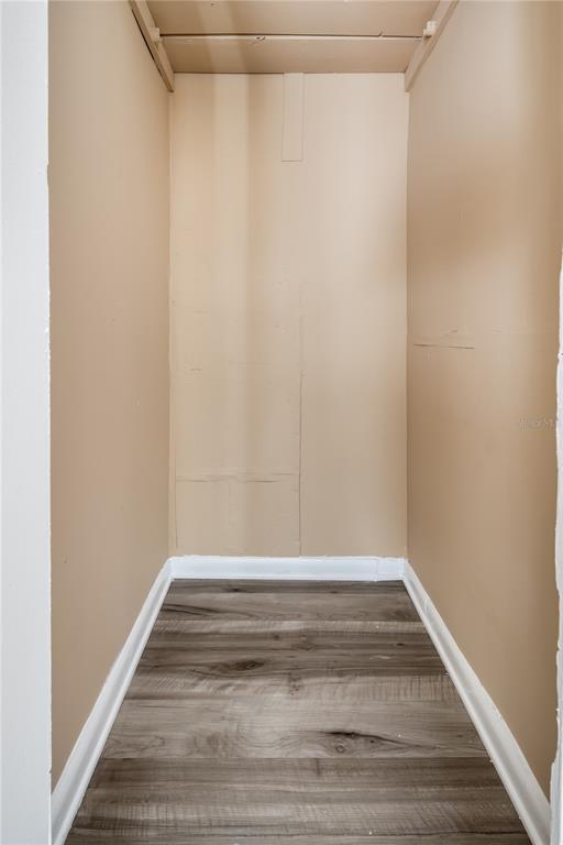 Building Photo - 418 E Amelia Ave