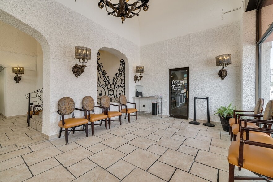 Building Photo - 1901 N Classen Blvd