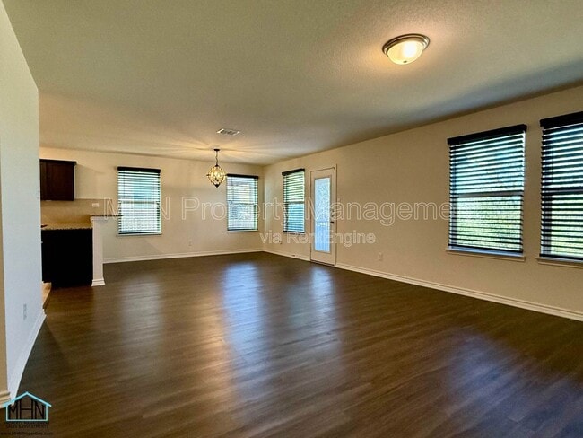 Building Photo - 1311 Swan Ct