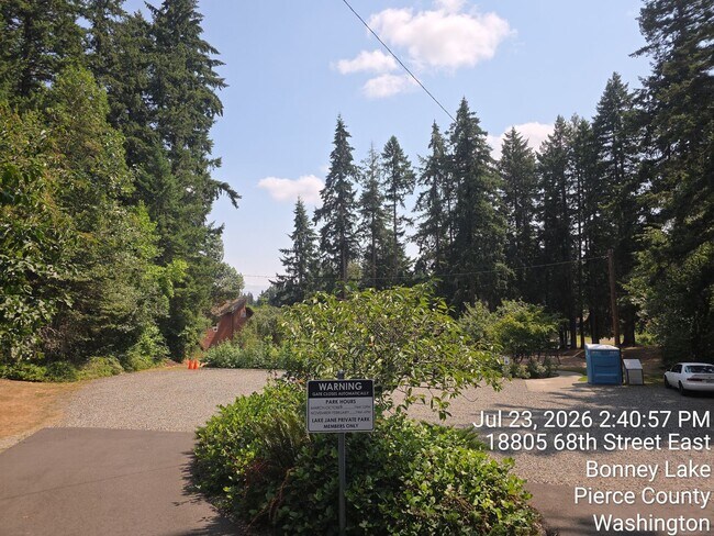 Building Photo - Bonney Lake - Lake Jane HOA - 3 bedroom 2 bathroom rambler home for rent -EV charger, Available NOW!