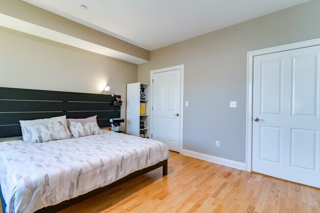 Building Photo - 21 Rockland St