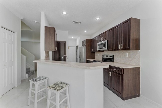 Building Photo - 6289 Crescent Lake Way