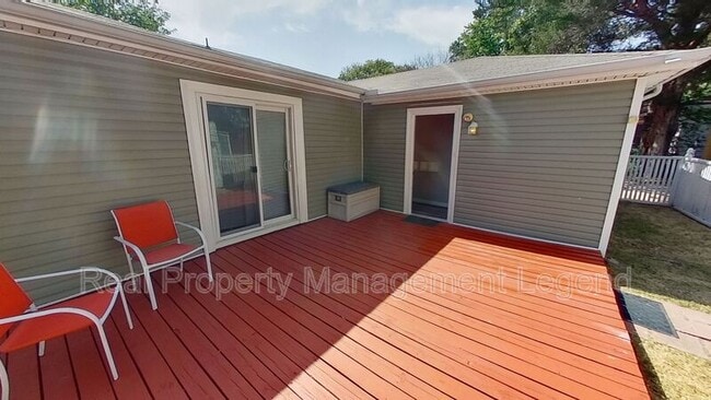 Building Photo - 1107 S Maxey St