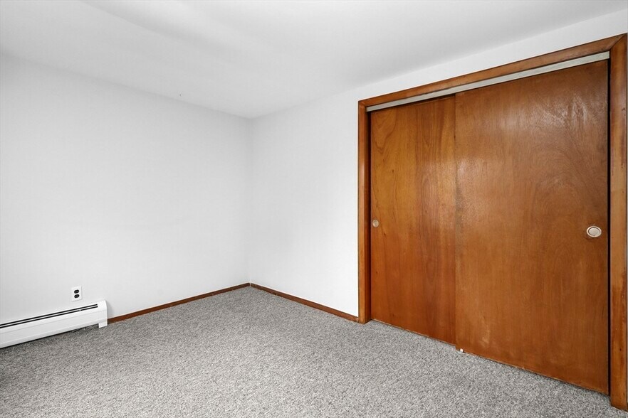 Building Photo - 158 Adams St