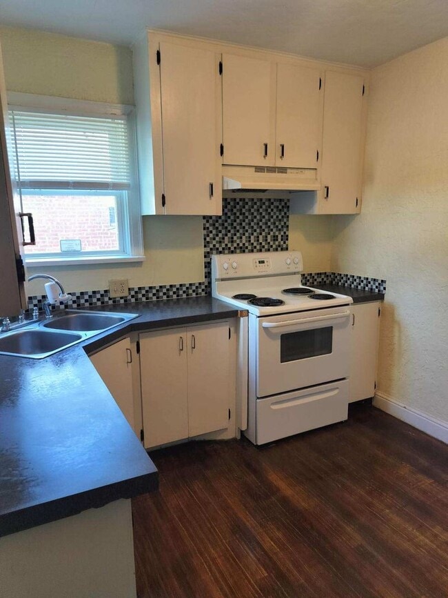Building Photo - 1202 NW Fort Sill Blvd