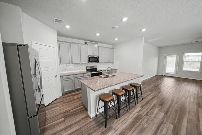 Building Photo - 3037 Beringer Blvd