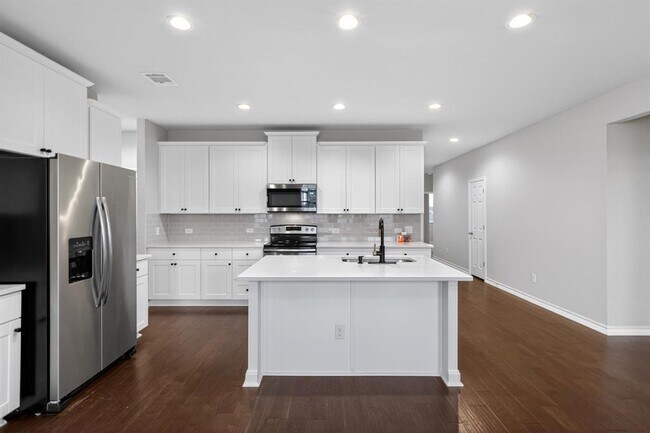 Building Photo - 161 Flexus Ln