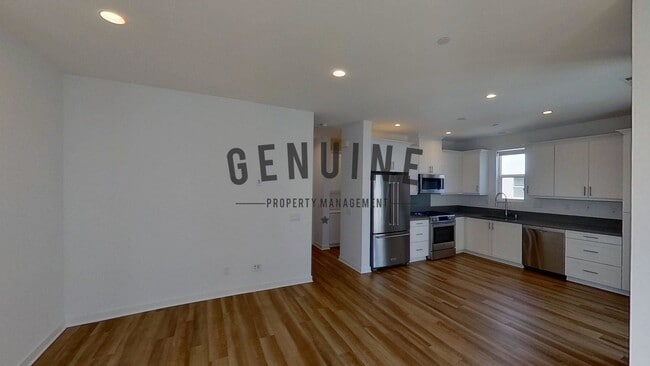 Building Photo - Modern Tri-Level 2Bd 2.5Ba Townhouse in Irvine!