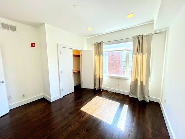 Building Photo - 1538-40 Ogden St