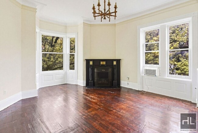 Building Photo - 37 Willow St