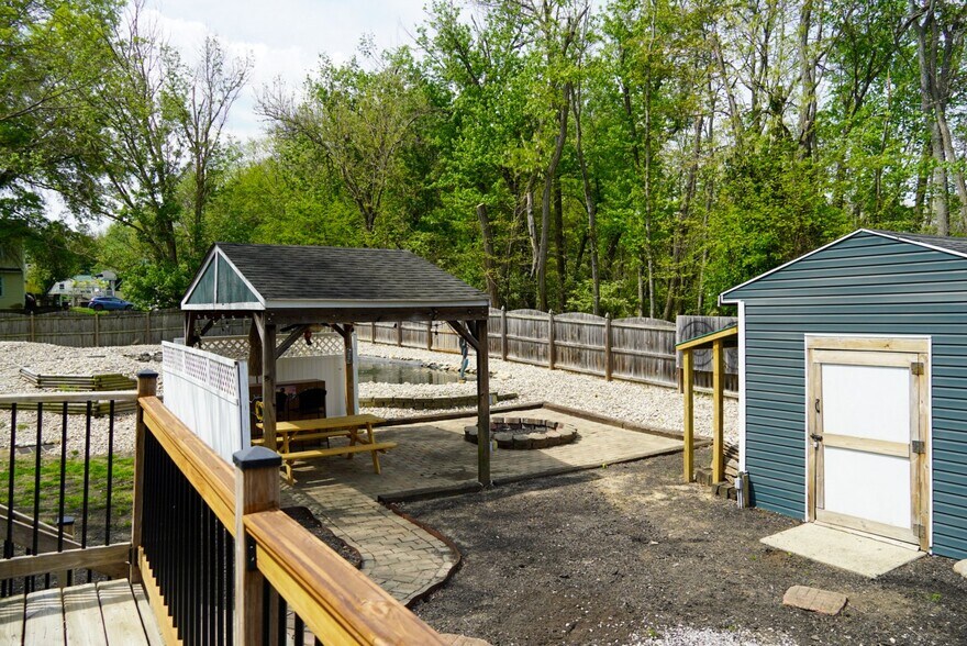 Building Photo - 320 Cedar Dr