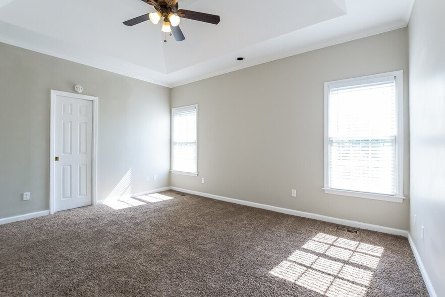 Building Photo - 111 Windsong Dr
