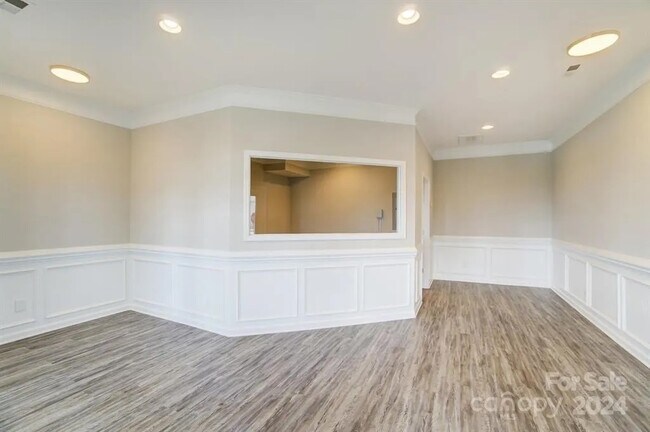 Building Photo - 9839 Brawley Ln