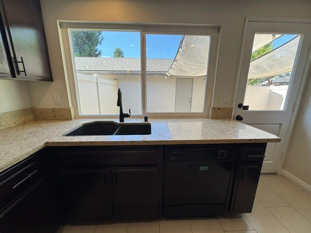 Building Photo - 670 Kumquat Way