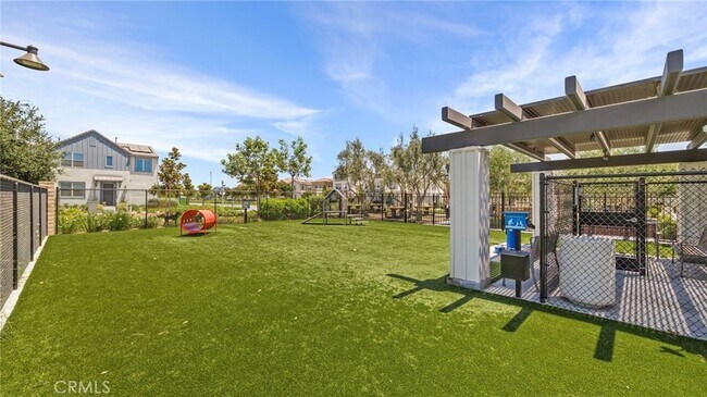 Building Photo - 16282 Meadowhouse Ave