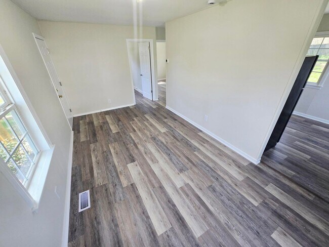 Building Photo - 1000 Camden St