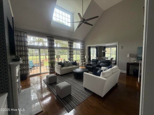 Building Photo - 2105 Lytham Ct