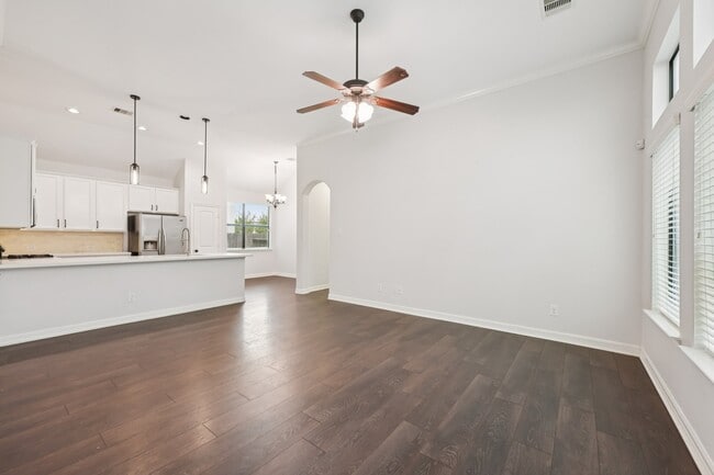 Building Photo - 618 Aulia Ln