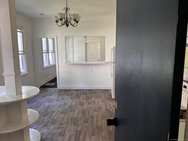 Building Photo - 42 Bassett St