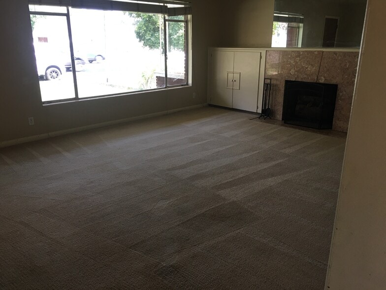 Building Photo - 397 N 100 E