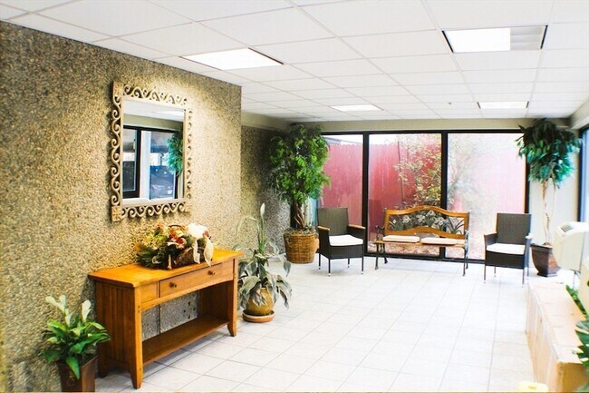 Building Photo - 55 Tall Oaks Dr