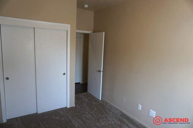 Building Photo - 222 Harding Ave.