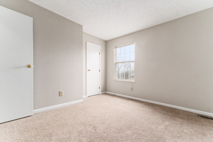 Building Photo - 260 Timber Ridge Dr