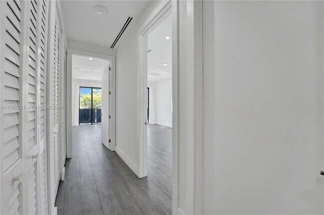 Building Photo - 3465 SW 3rd Ave