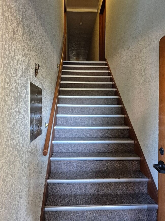Building Photo - Charming 1 bed, 1 bath unit, with all of i...