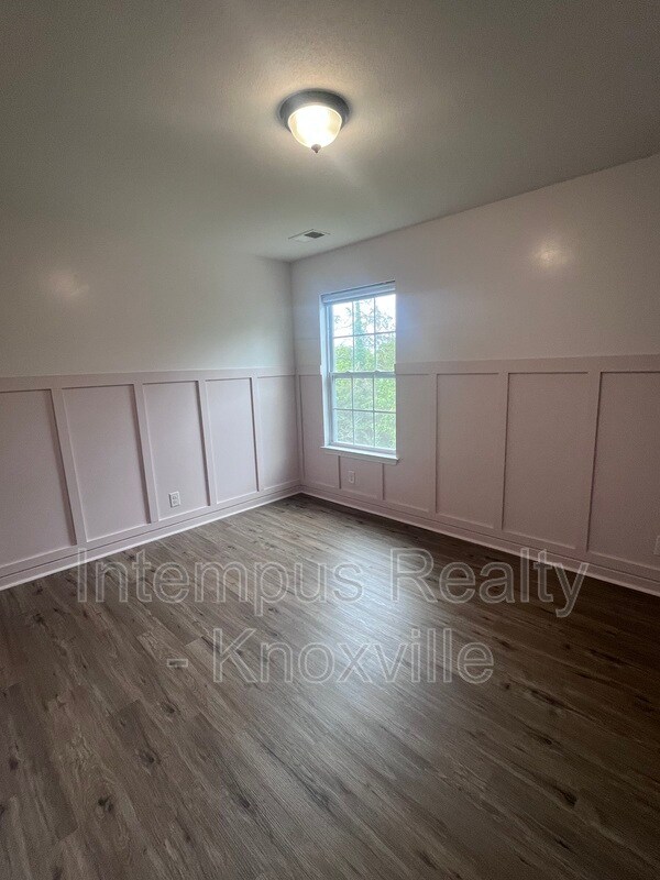 Building Photo - 5469 Calvert Ln