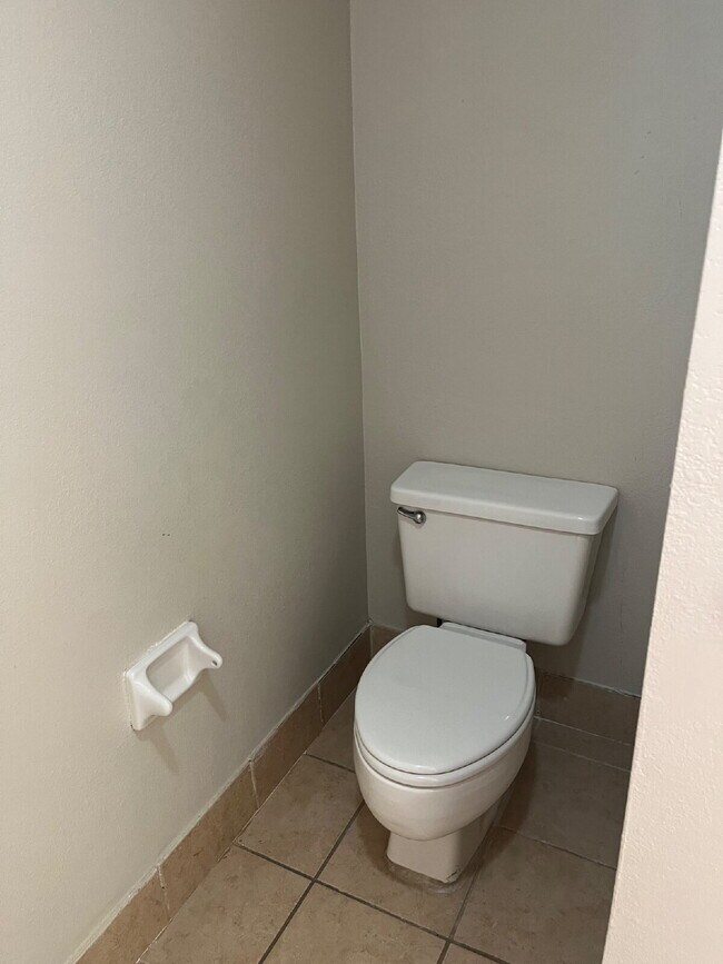 Building Photo - 1404 Bell Trace Dr